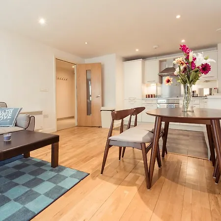 Apartamento Bright, Roomy 2br Flat For 6 Near Central Bristol