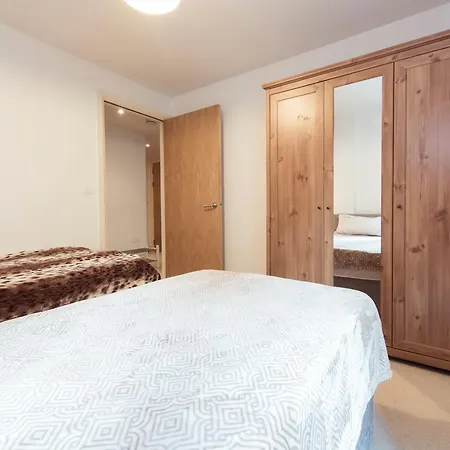 公寓 Bright, Roomy 2br Flat For 6 Near Central *